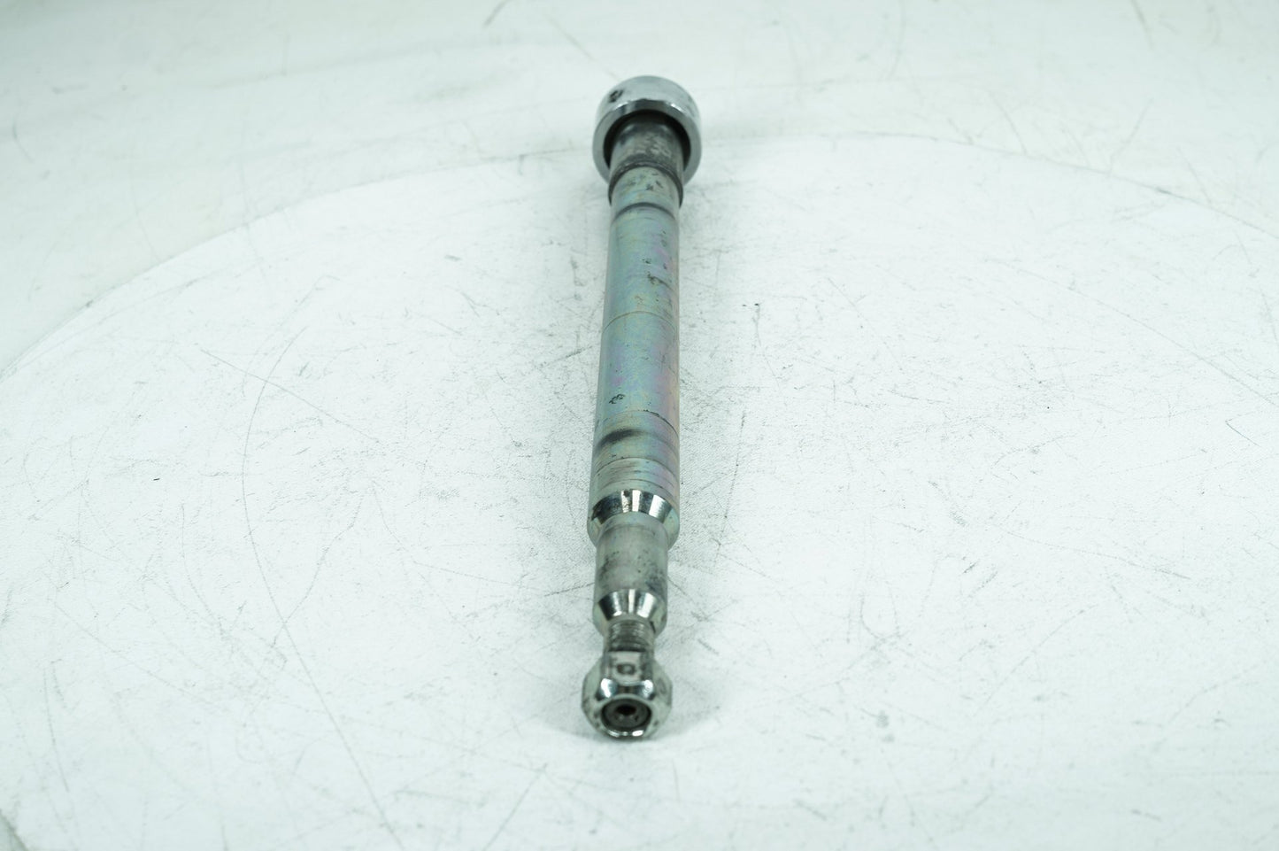 2007 - 2011 Harley-Davidson Touring Electra Screamin Eagle Front Wheel Axle Bolt Shaft 43364-00
