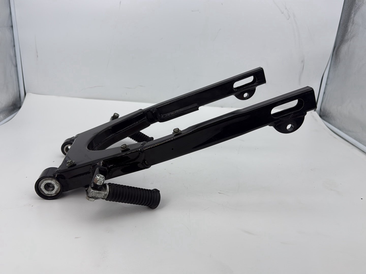 2003 Harley Sportster XL1200C 1200 Custom Anniversary OEM Rear Fork Swingarm Swing Arm