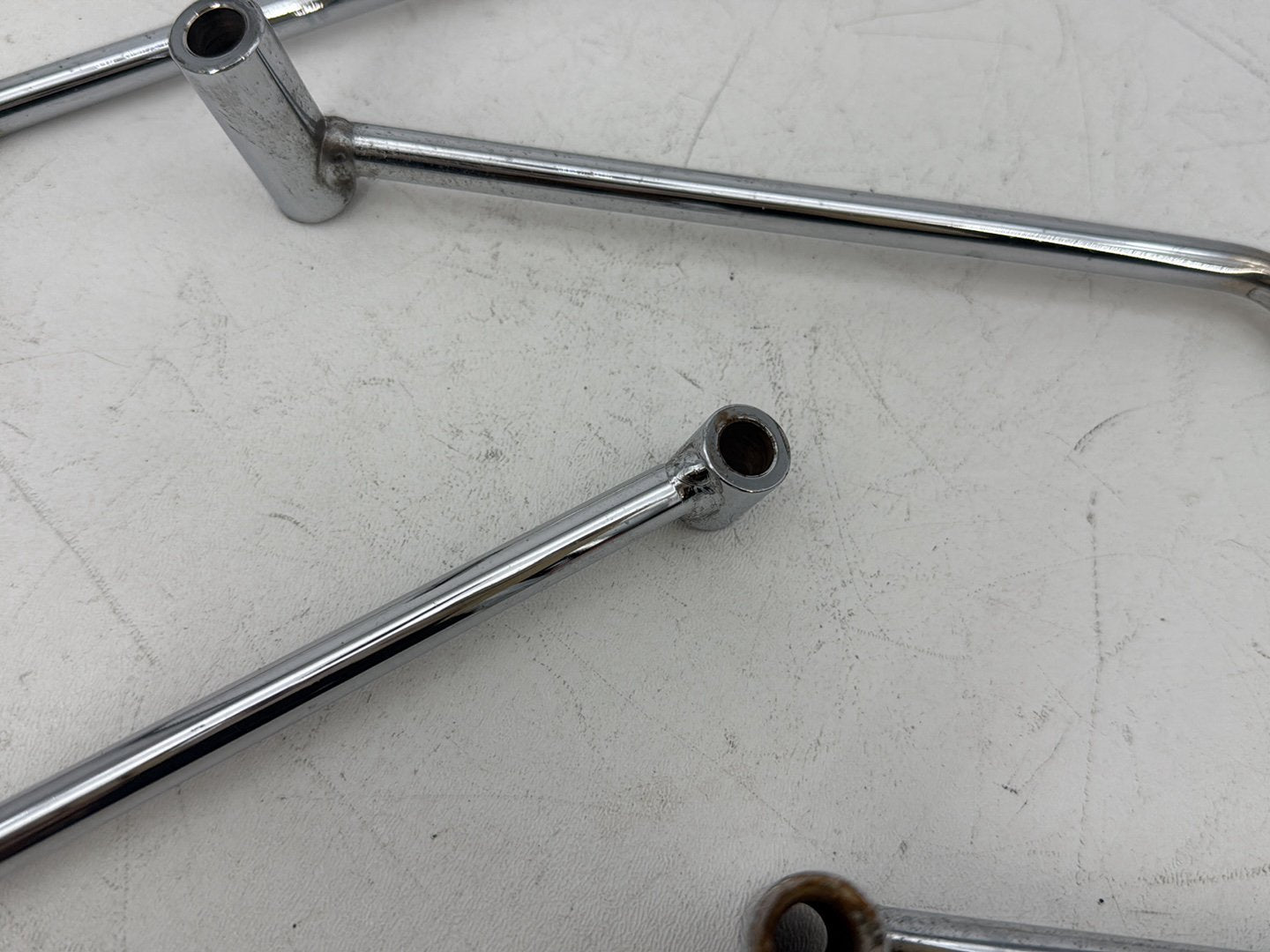 1999 - 2006 Harley-Davidson Softail Heritage Rear Left Right Saddlebag Guard Rails Bar 91790-84A