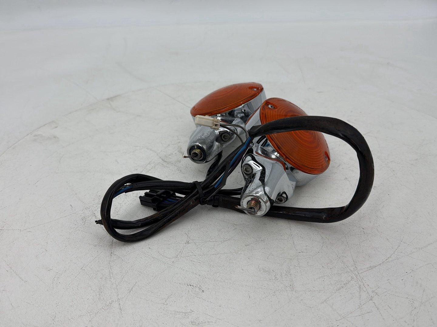 1999 - 2006 Harley-Davidson Touring Electra Glide Front Left Right Turn Signal Indicators  	68766-94