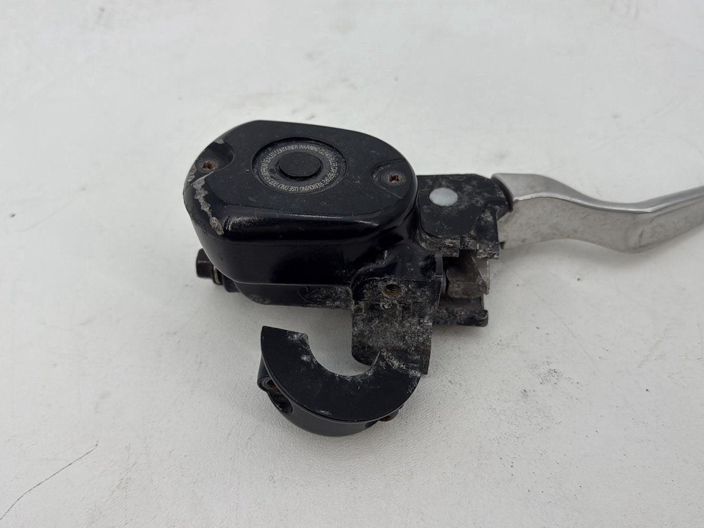 2004 - 2013 Harley-Davidson Sportster 883 Custom Front Right Brake Lever Master Cylinder 45146-04