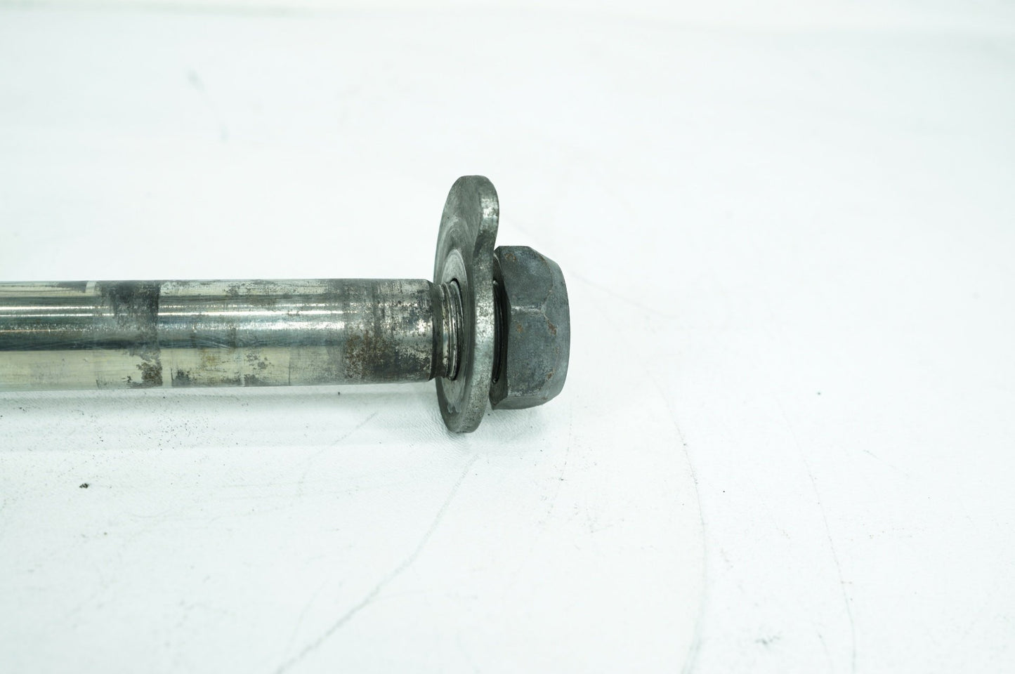 2008 - 2016 Harley-Davidson Touring Electra Glide Ultra Rear Wheel Axle Bolt Shaft 41056-09