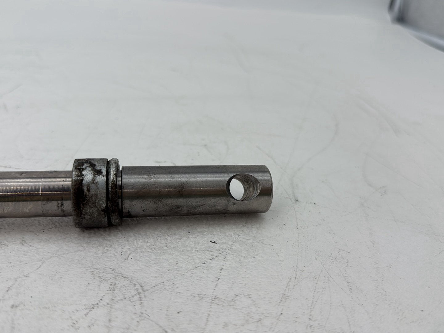 2004 - 2013 Harley-Davidson Sportster 1200 Custom Front Wheel Axle Bolt Shaft 43895-00