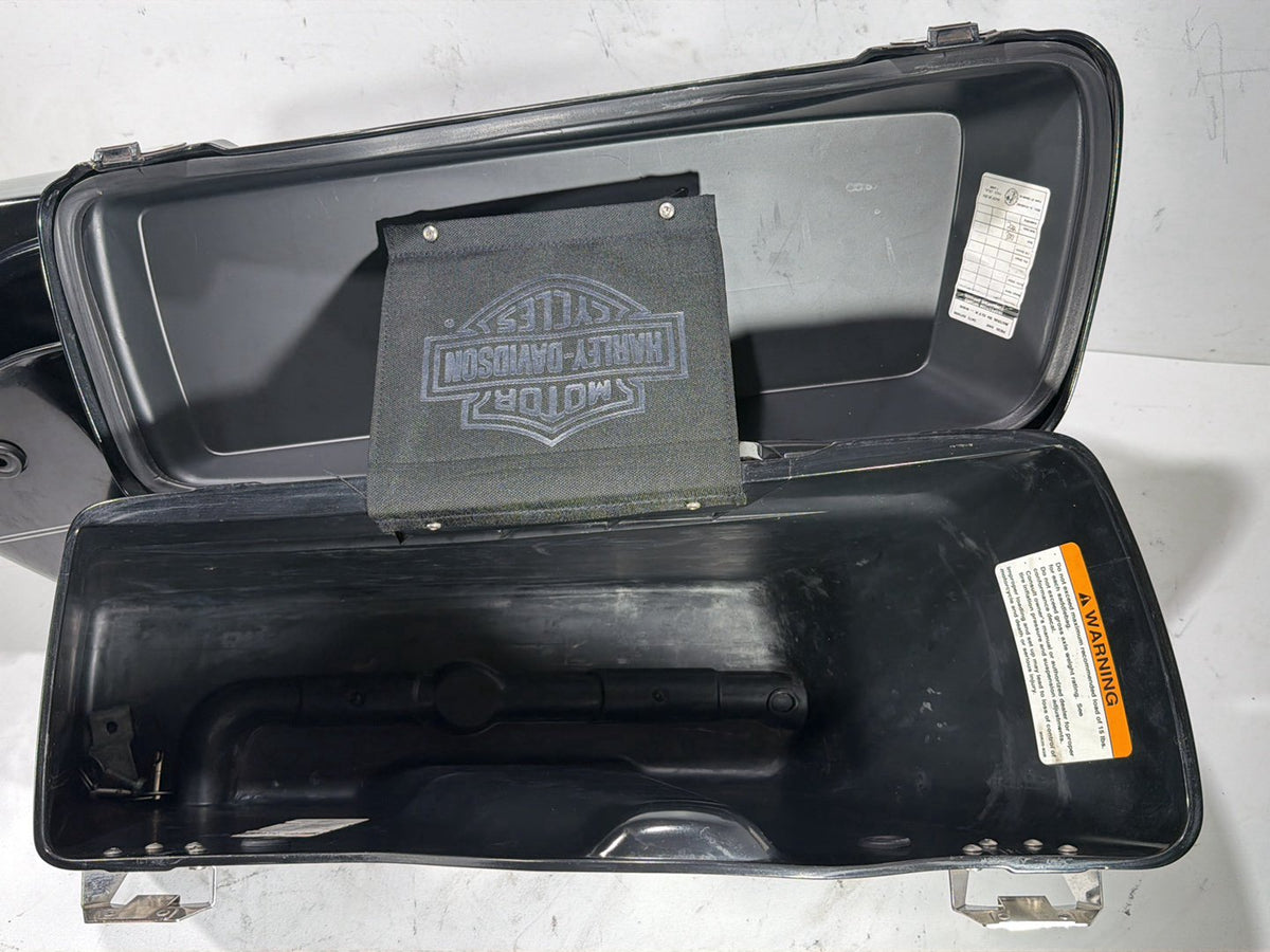 2005 Harley Electra Glide Touring Ultra OEM Left Right Saddlebags Luggage NOKey