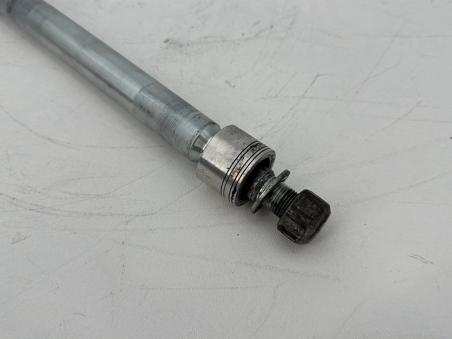 2008 - 2016 Harley-Davidson Touring Electra Glide Ultra Front Wheel Axle Bolt Shaft 41547-07A
