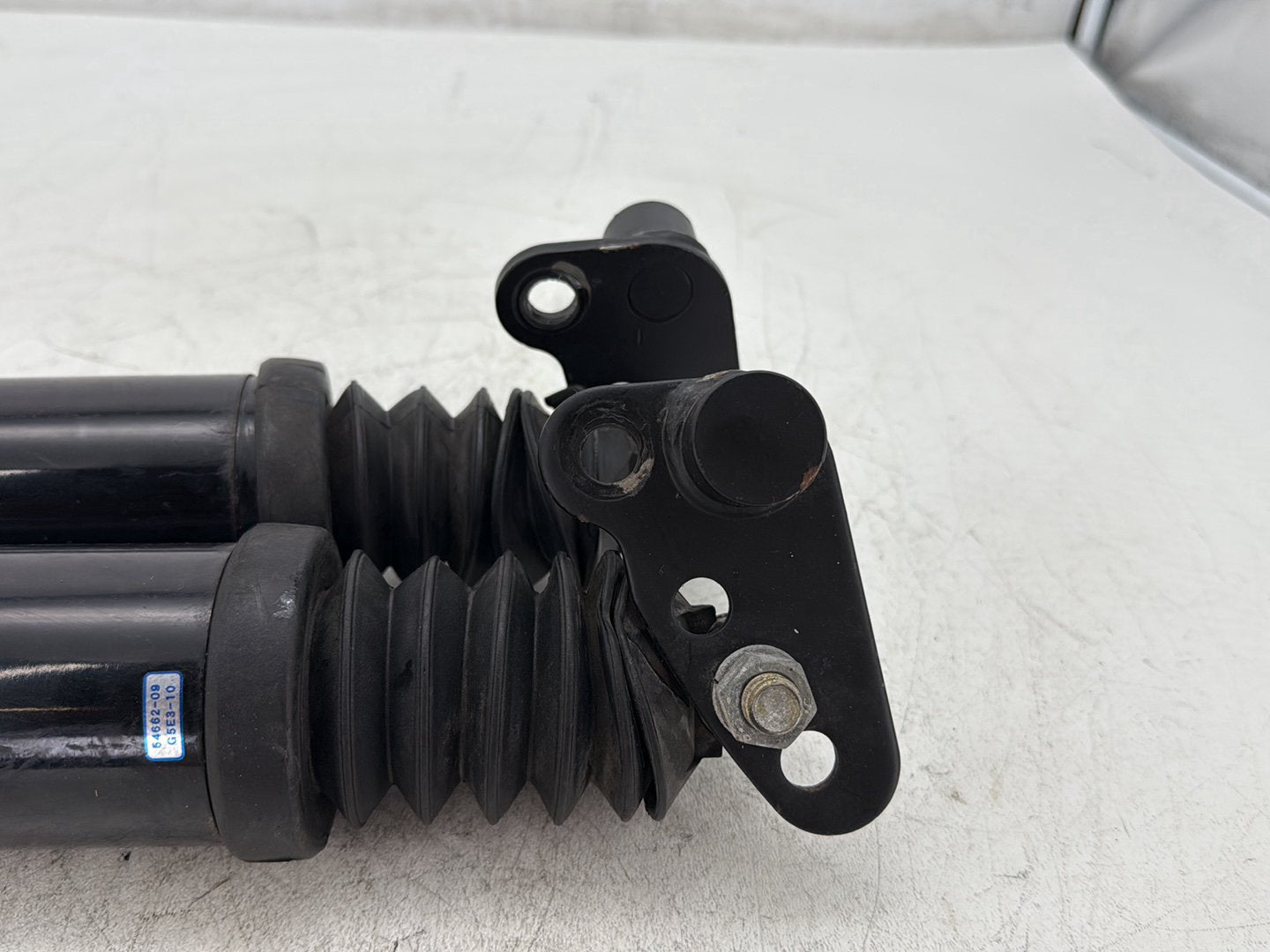2009 Harley Street Glide Touring FLHX OEM Rear Left Right Shock Absorbers
