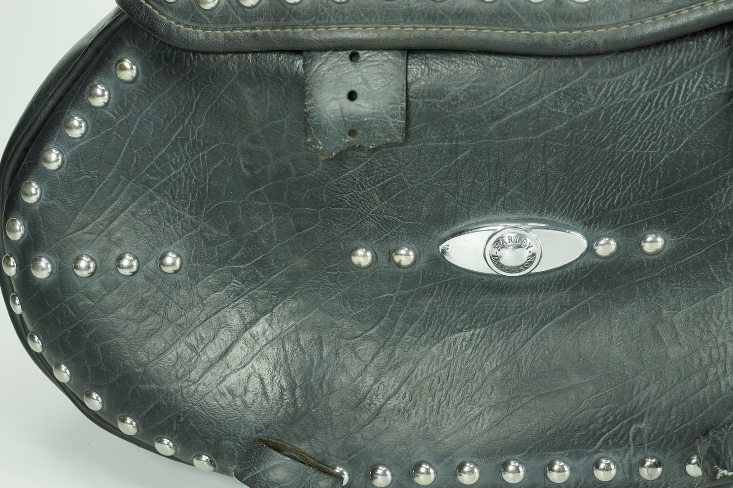 2007 - 2012 Harley-Davidson Softail Heritage Classic Rear Left Right Saddlebags Luggage Leather  	90476-06A