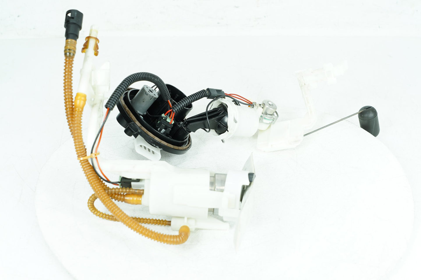 2008 - 2016 Harley-Davidson Touring Electra Glide Classic Gas Gasoline Fuel Petrol Pump Sending  	62908-08