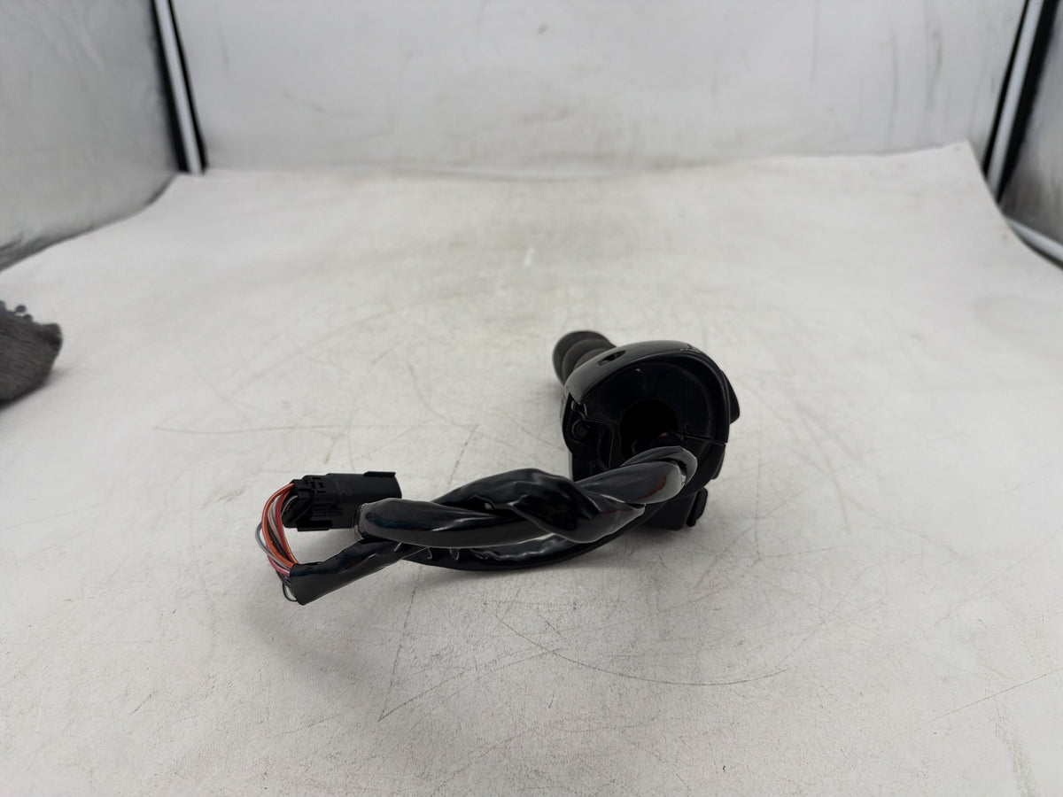 2013 Harley Electra Glide Touring OEM Right Engine Start Kill Switches Controls