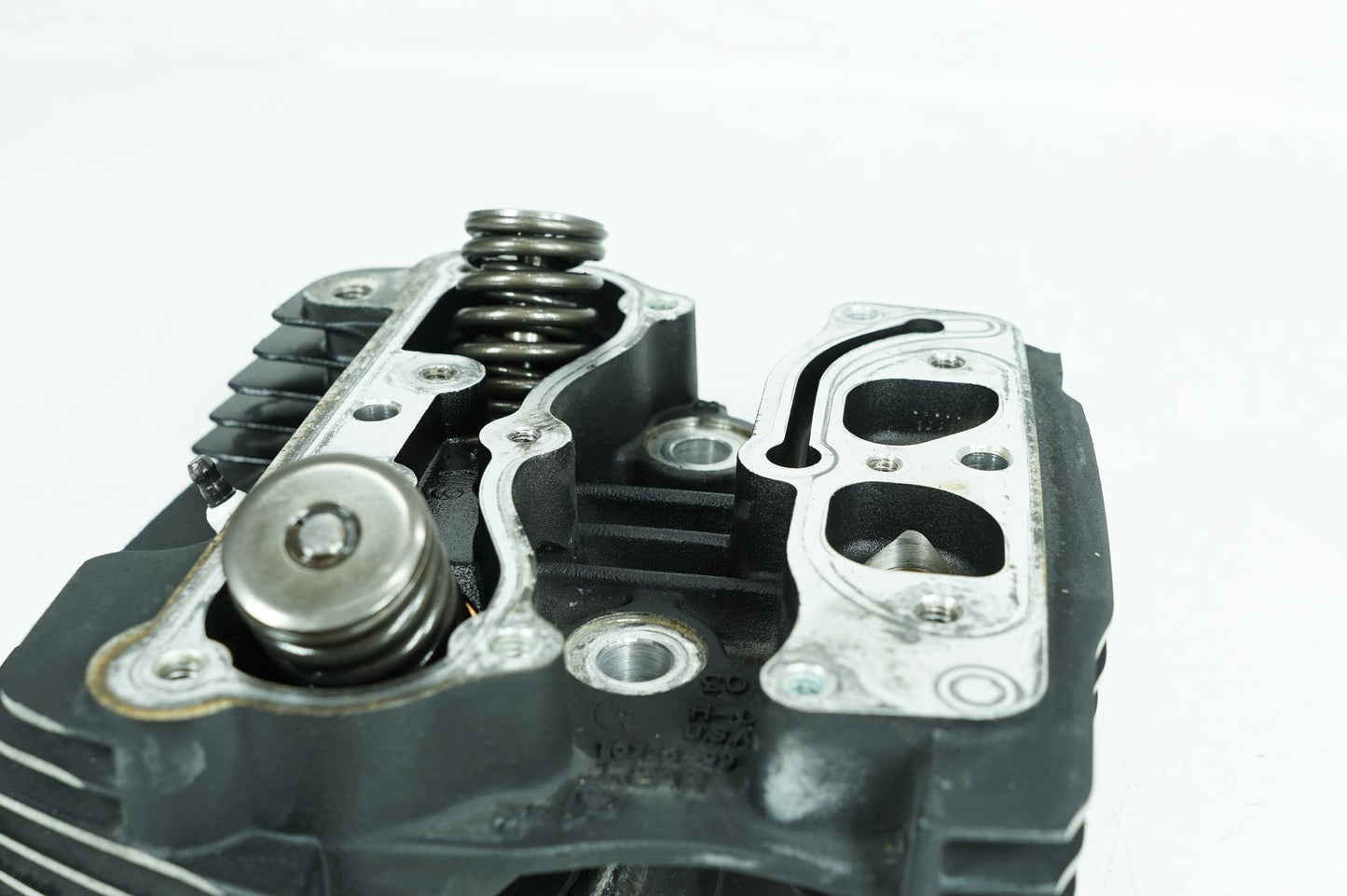 1999 - 2006 Harley-Davidson Softail Heritage Classic Rear Twin Cam Engine Cylinder Head 16725-99