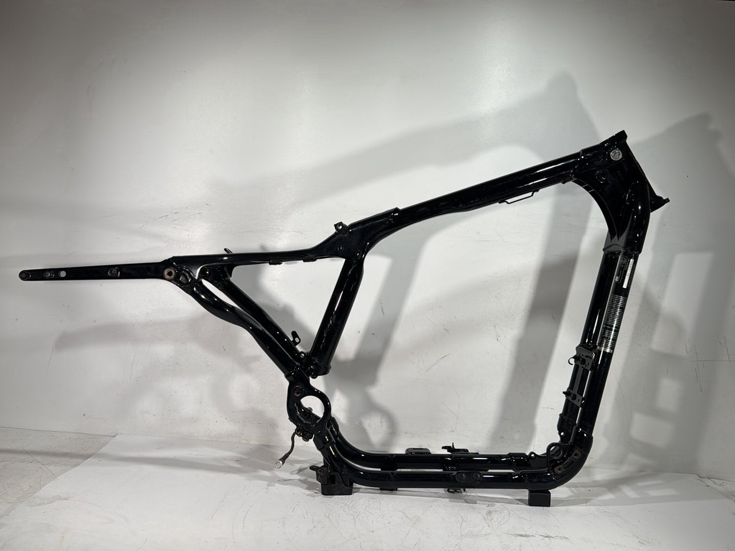 2009 Harley Sportster 883 Low XL883L OEM Body Main Frame Chassis CLN CLR