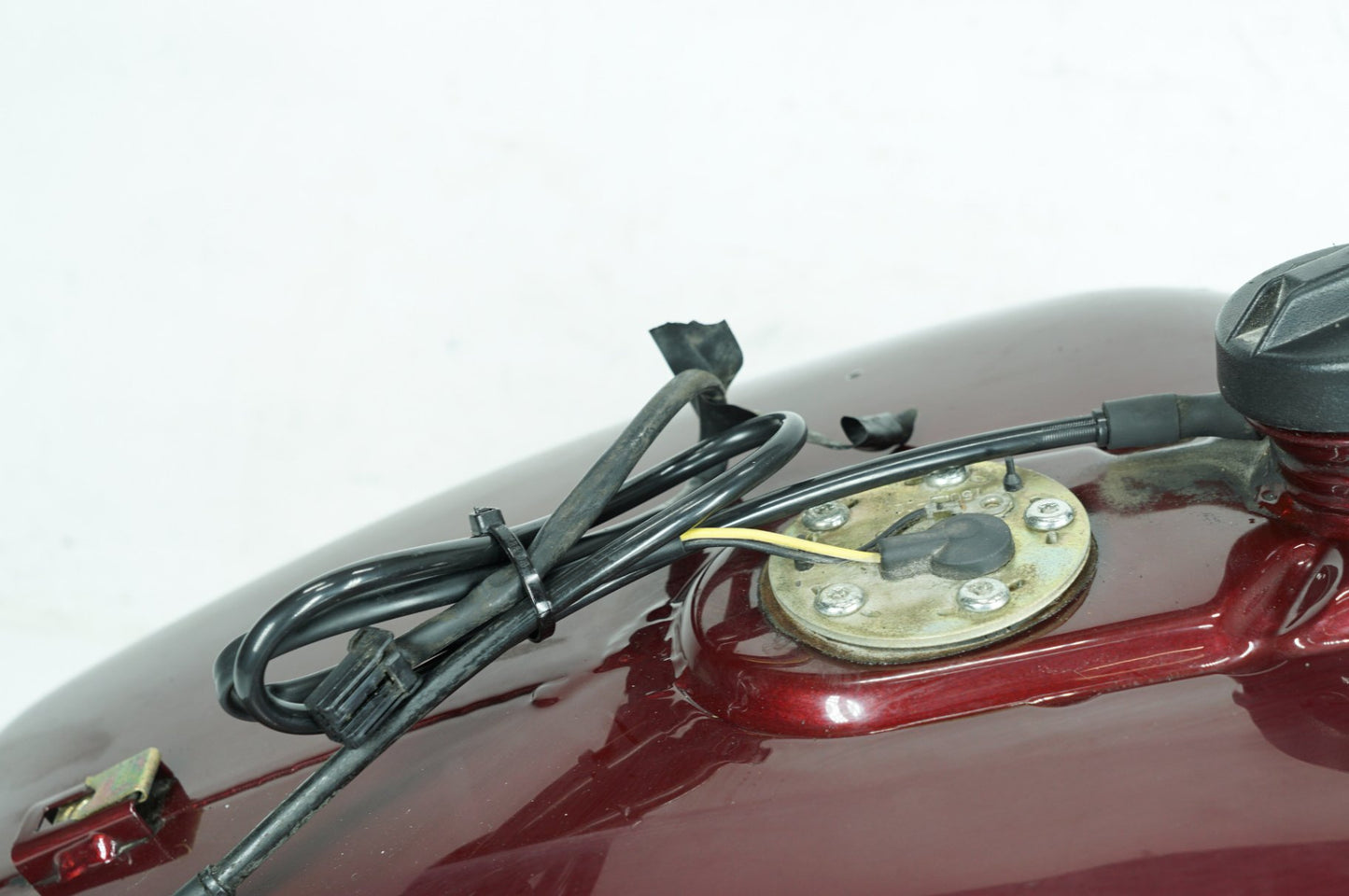 1999 - 2006 Harley-Davidson Touring Electra Glide Fuel Gas Tank Gasoline Reservoir  	61227-98