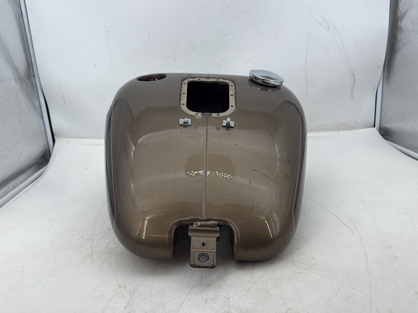 2005 Harley Heritage Softail Classic OEM Fuel Gas Tank Gasoline Reservoir DENTED