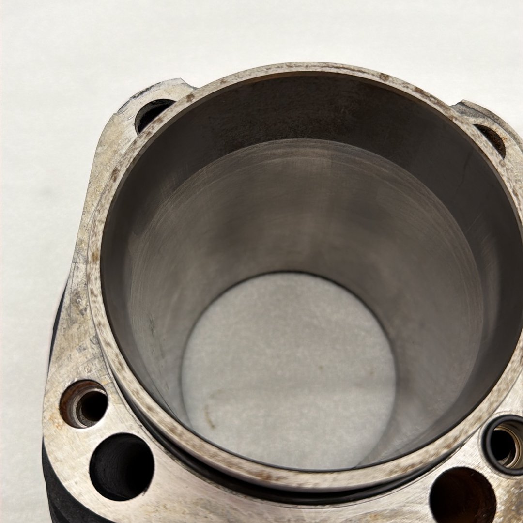 2000 - 2006 Harley-Davidson Dyna Wide Glide Twin Cam Engine Jug 1 Cylinder Barrel 16526-99