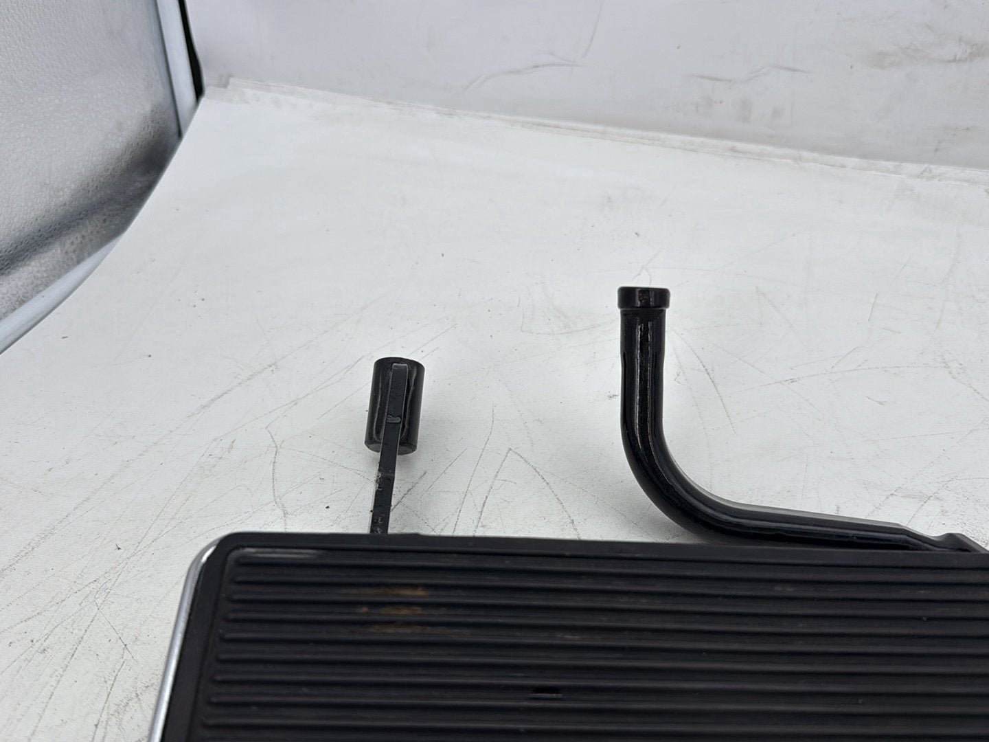 2007 Harley Electra Glide Touring Left Right Driver &amp; Pass Floorboard Foot Rest