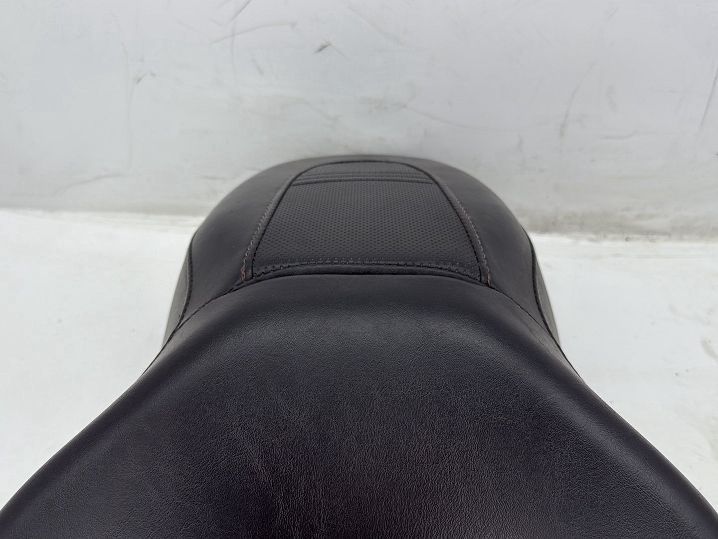2007 Harley Street Glide Touring FLHX OEM Passenger Rider Driver Seat Saddle