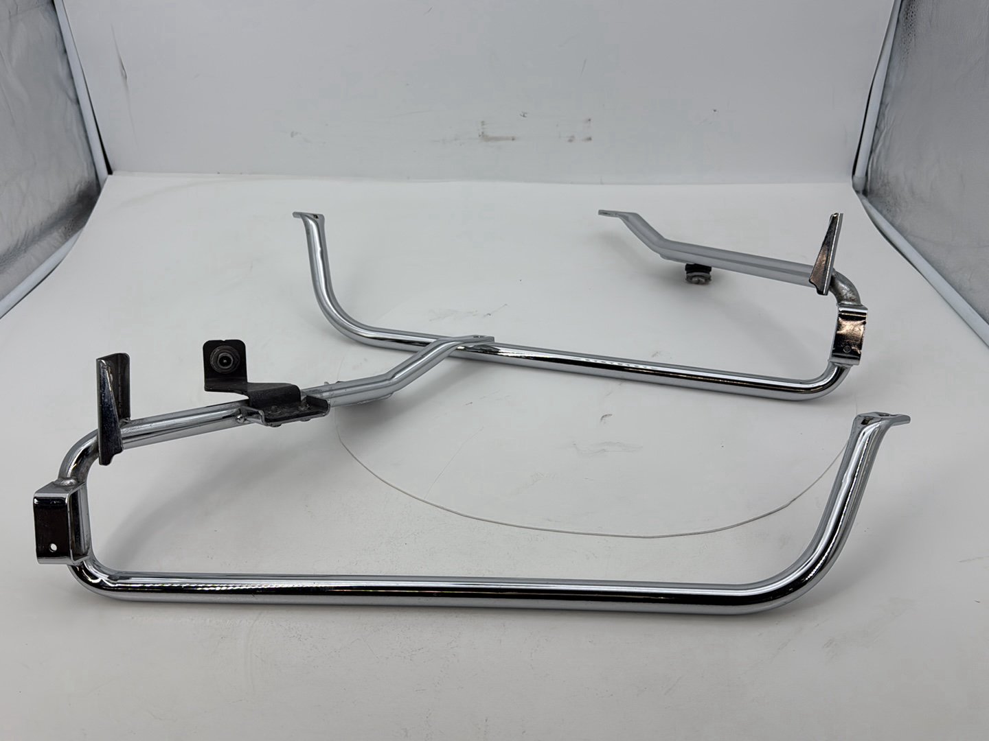 2007 - 2011 Harley-Davidson Touring Street Glide Rear Left Right Saddlebag Guard Rails Bar 	49206-09