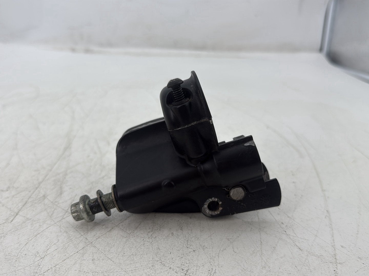 2006 Harley Softail FLSTCI Heritage Classic OEM Front Right Hand Brake Lever Master Cylinder Reservoir