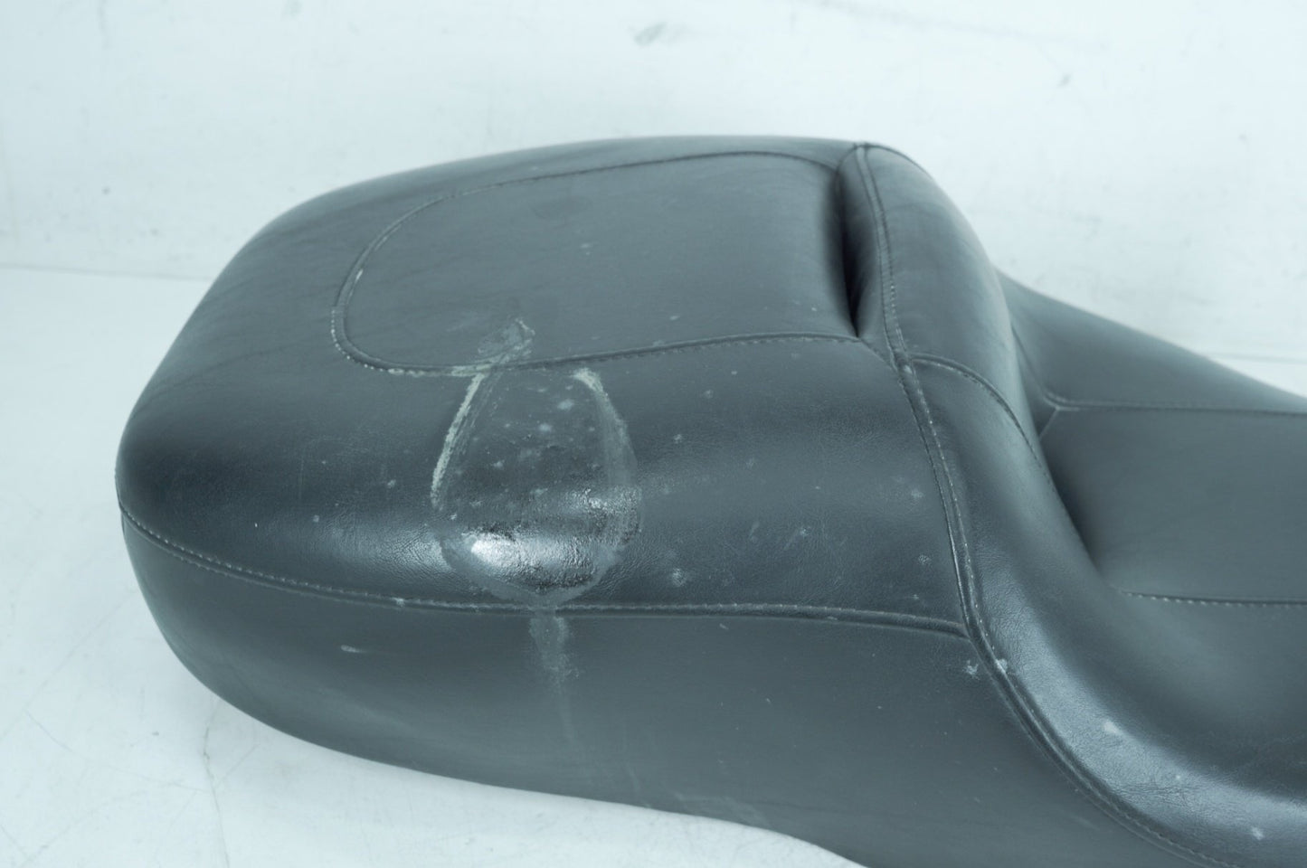 2007 - 2011 Harley-Davidson Touring Electra Ultra Passenger Rider Driver Seat Saddle 52164-10