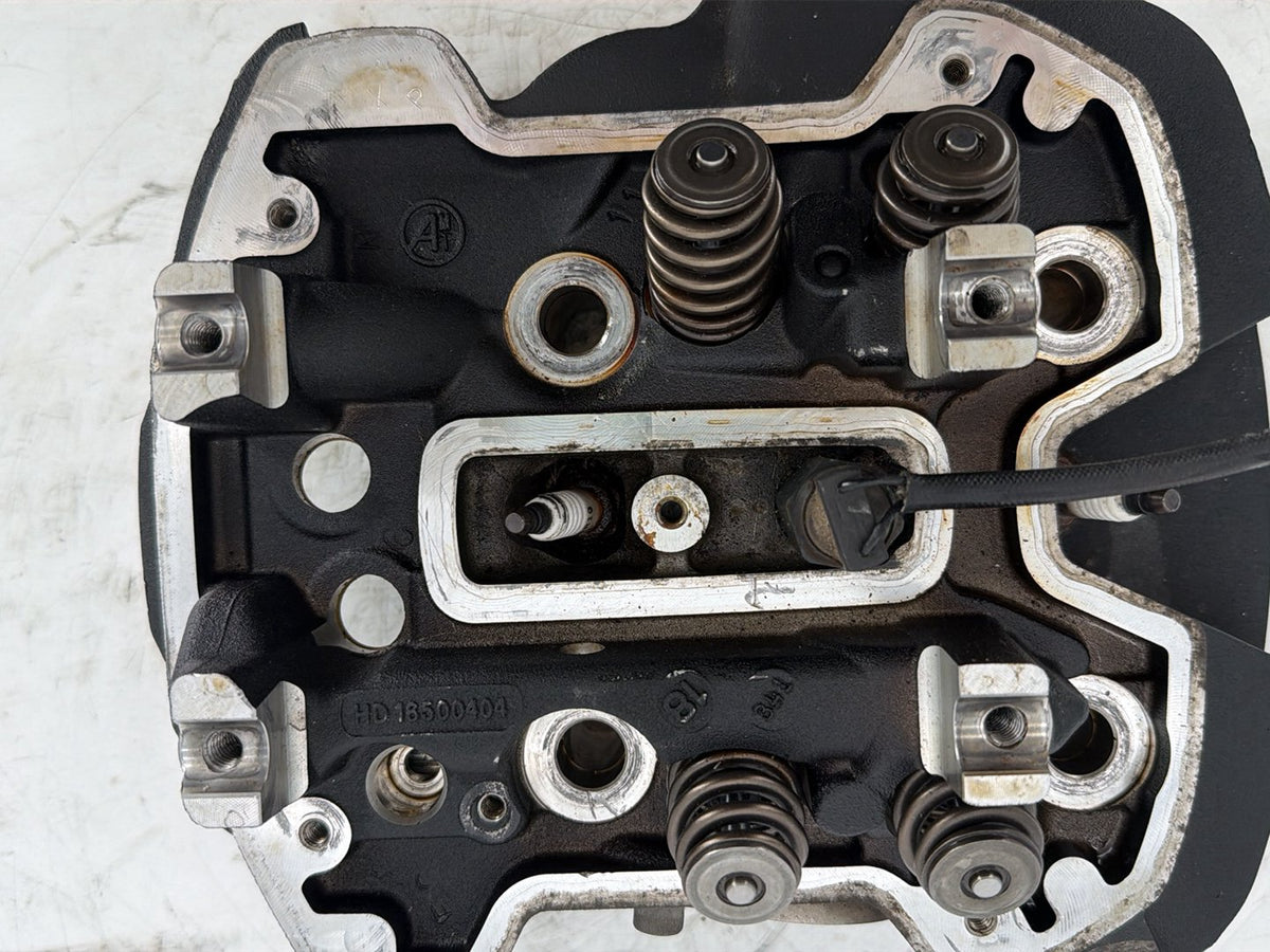 2019 Harley Touring FLHT Electra Glide OEM Rear Twin Cam Engine Cylinder Head