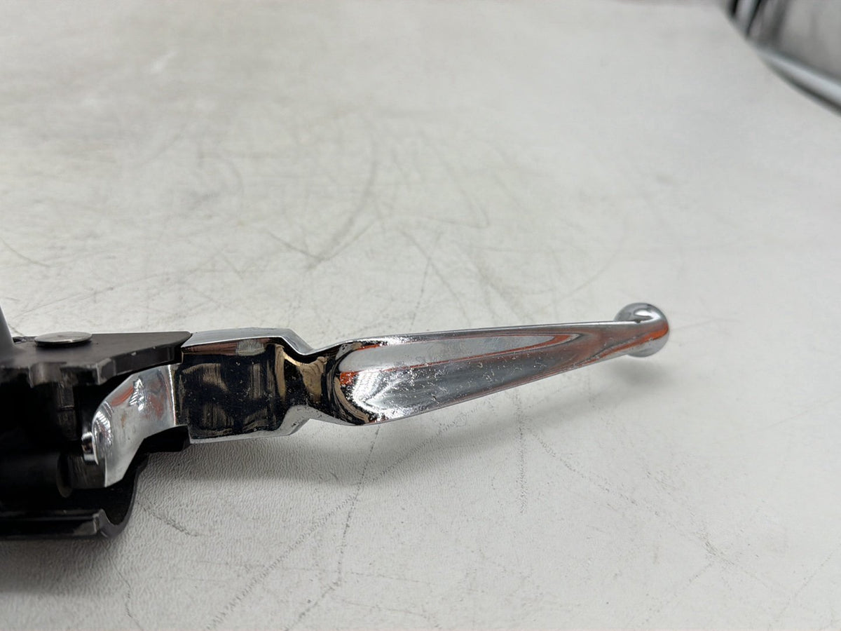 2005 Harley Softail Fat Boy FLSTF OEM Front Right Brake Lever Master Cylinder