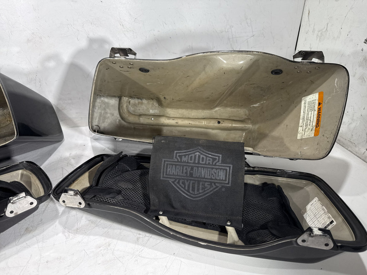 2002 Harley Electra Glide Touring FLHT OEM Left Right Saddlebags Luggage NOKey