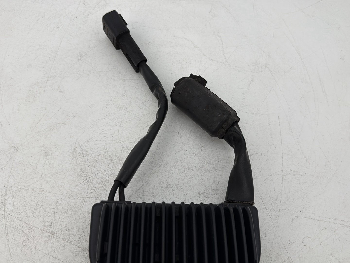1999 - 2006 Harley-Davidson Dyna Super Glide Voltage Regulator Rectifier  74631-04