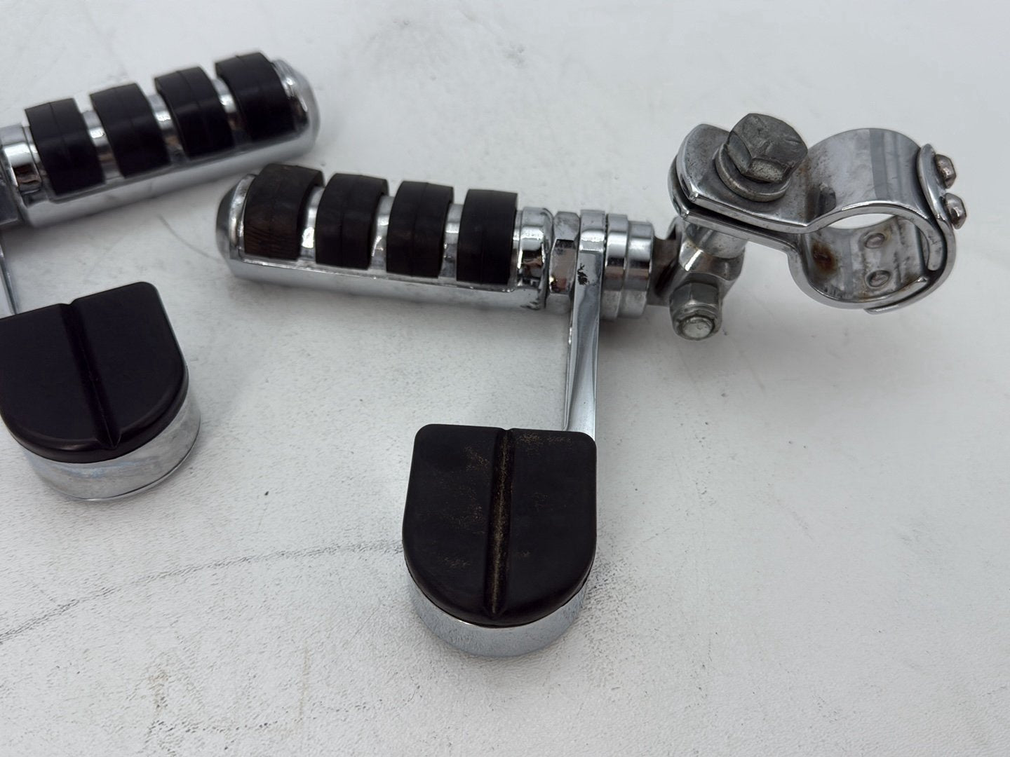 1998 Harley Road King Touring FLHRCI Classic OEM Front Right Left Highway Foot Pegs