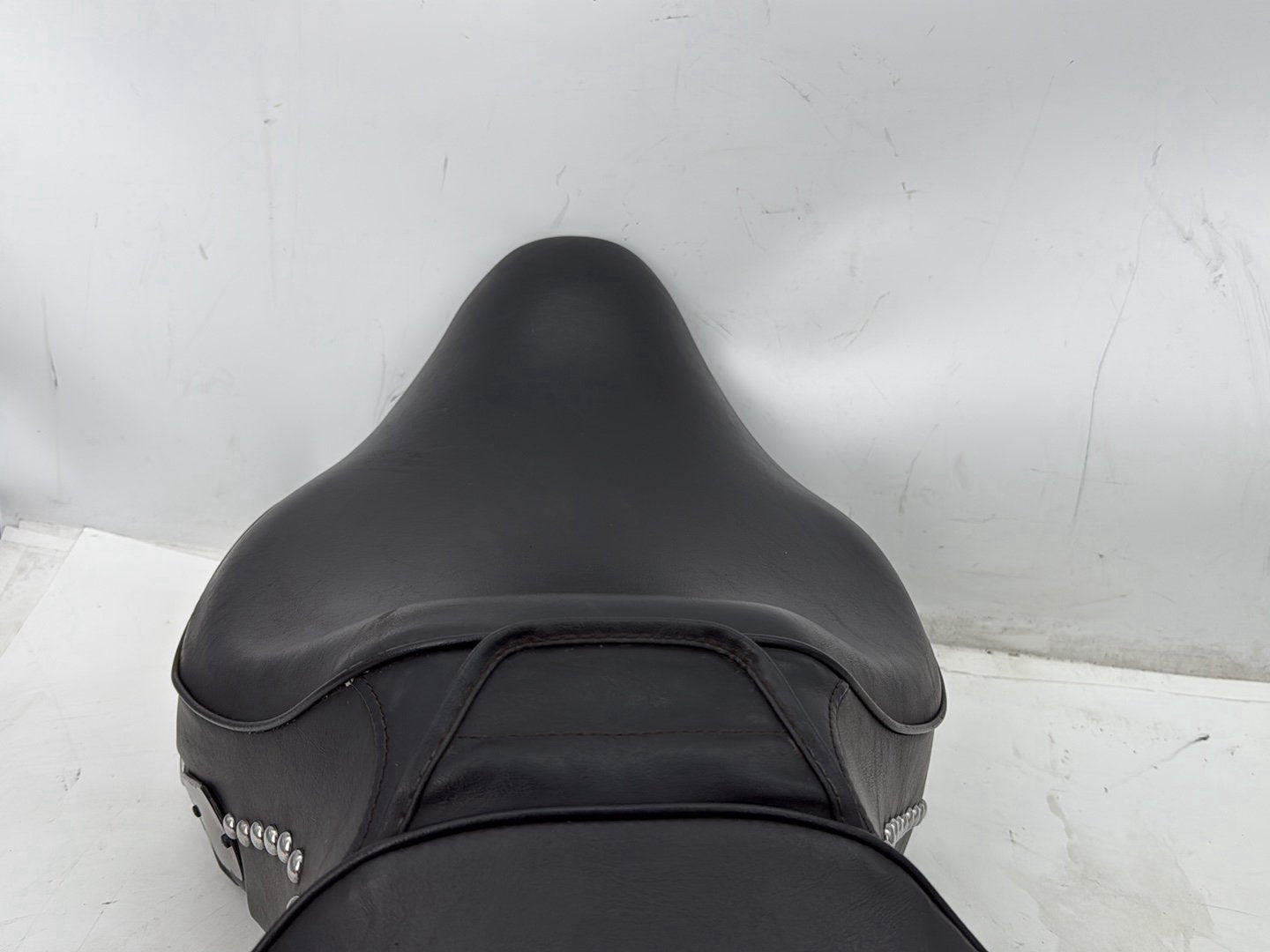 2002 Harley Heritage Softail Classic FLSTC OEM Passenger Rider Driver Seat Saddle