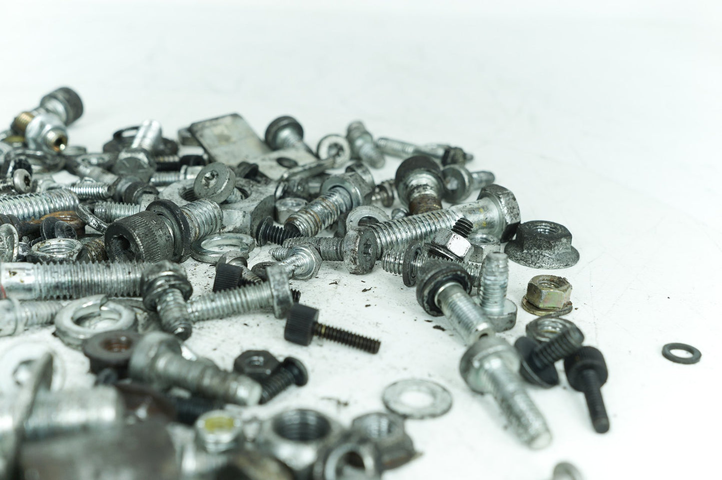 1999 - 2006 Harley-Davidson Touring Electra Ultra Classic Hardware Bolts Nuts & Brackets