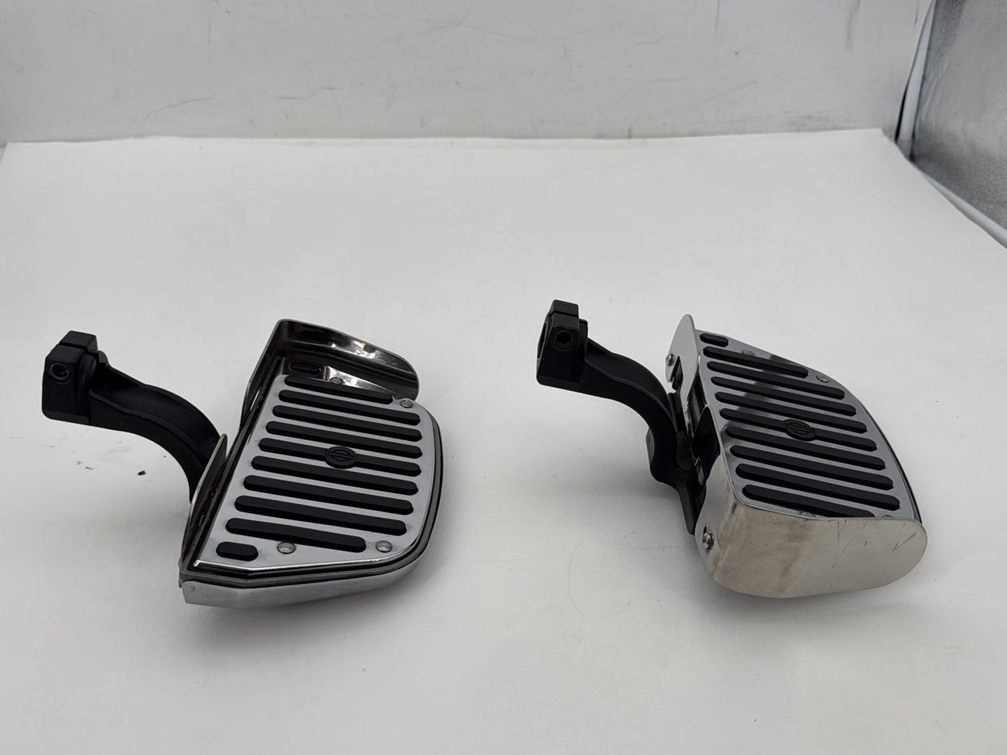 2007 Harley Softail Heritage Classic FLSTC OEM Left & Right Passenger Floorboard Foot Rest