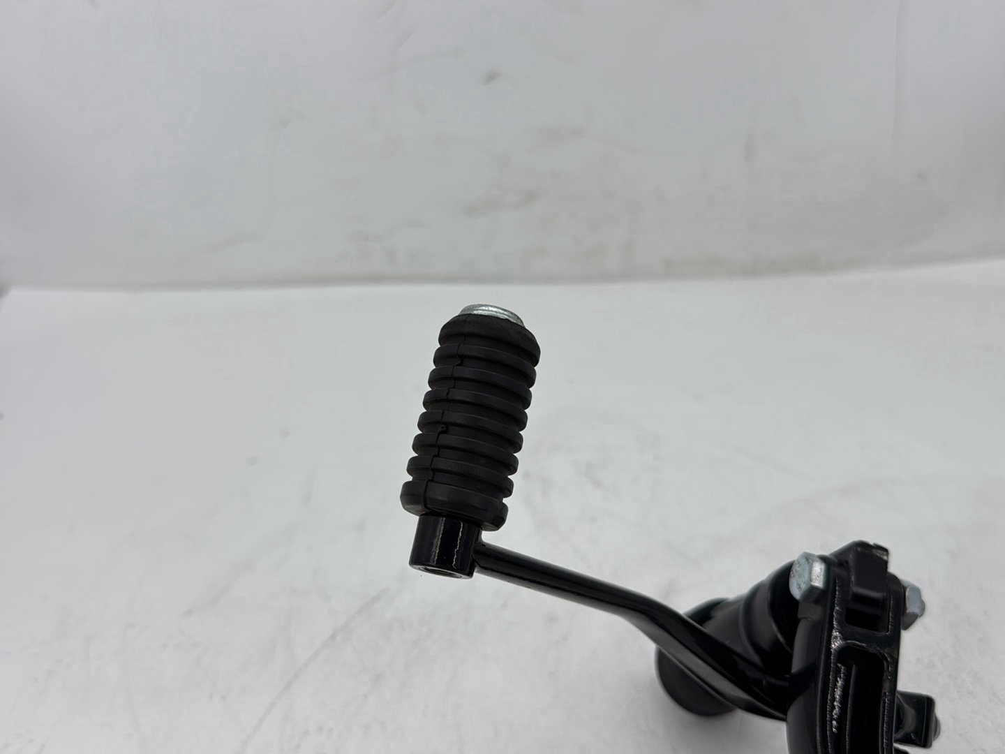 2006 Harley Dyna FXDWGI Wide Glide OEM Left Driver Foot Controls Peg Rest