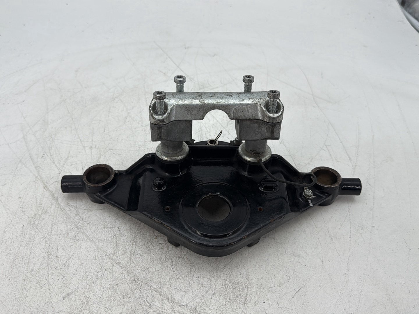 2013 Harley Electra Glide Touring Ultra FLHTCUI OEM Front Fork Upper Triple Tree Clamps