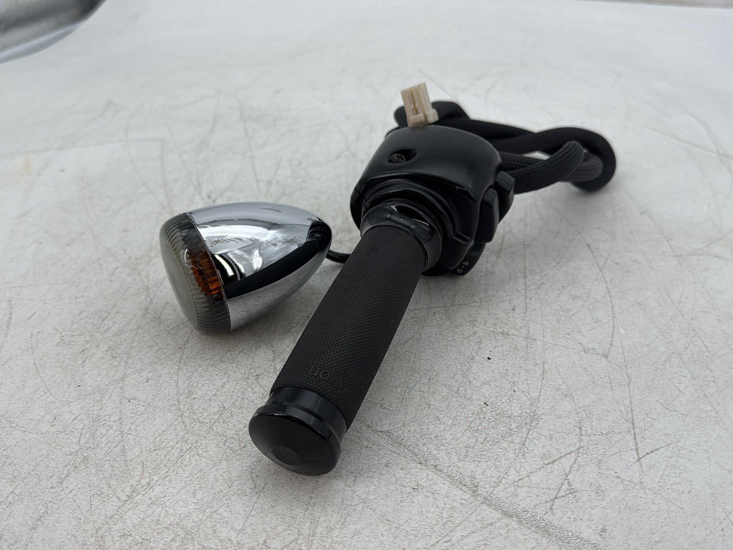 2010 Harley Dyna Fat Bob FXDF OEM Left Turn Signal Headlight Switches Controls