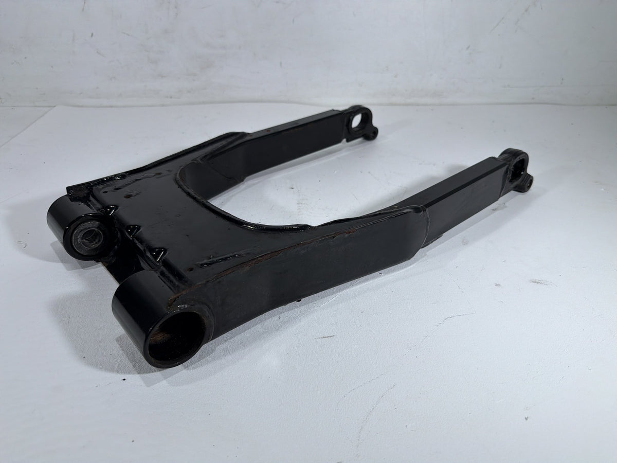 2004 Harley Electra Glide Touring Ultra OEM Rear Fork Swingarm Swing Arm