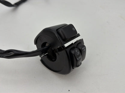 1999 - 2006 Harley-Davidson Touring Road King Left Turn Signal Headlight Switches Controls  	71685-06A