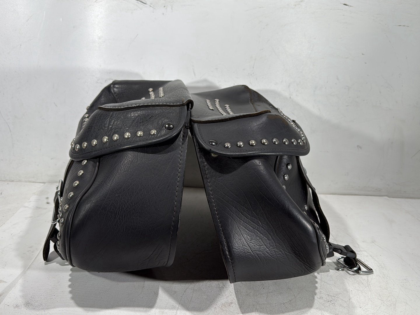 2004 Harley Heritage Softail Classic FLSTCI OEM Rear Left Right Saddlebags Luggage Leather