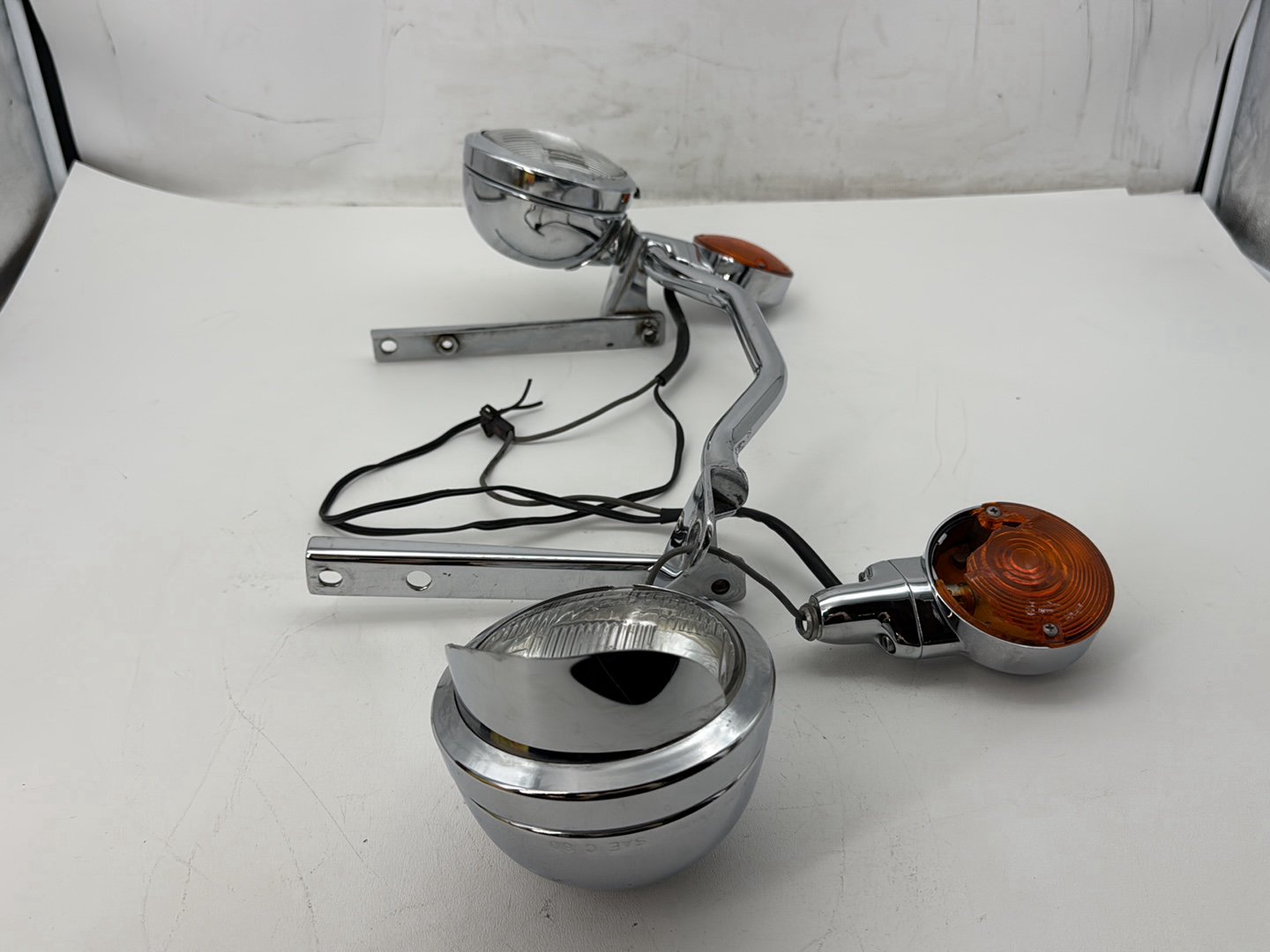 1991 Harley Heritage Softail Classic FLSTC OEM Front Turn Signal Indicators Aux Light Bar
