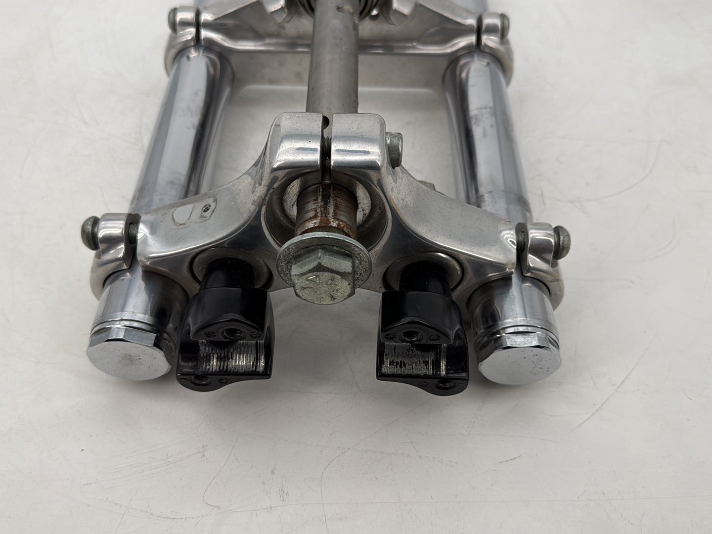 1999 - 2006 Harley-Davidson Dyna Super Glide Front Triple Tree Set & LH RH Fork Legs Sliders 45739-87 , 46076-04