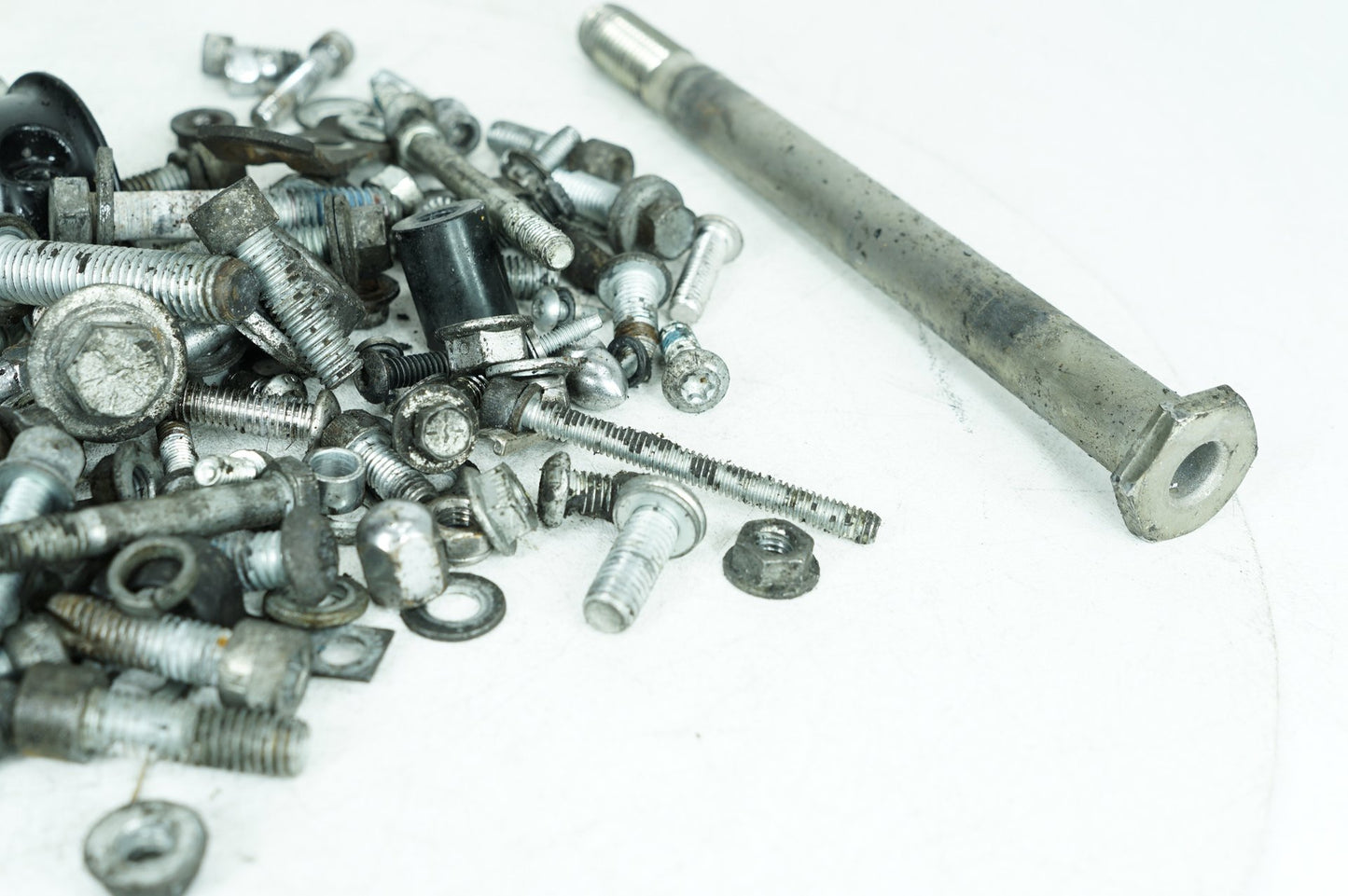 2007 - 2017 Harley-Davidson Dyna Street Bob Hardware Bolts Nuts & Brackets