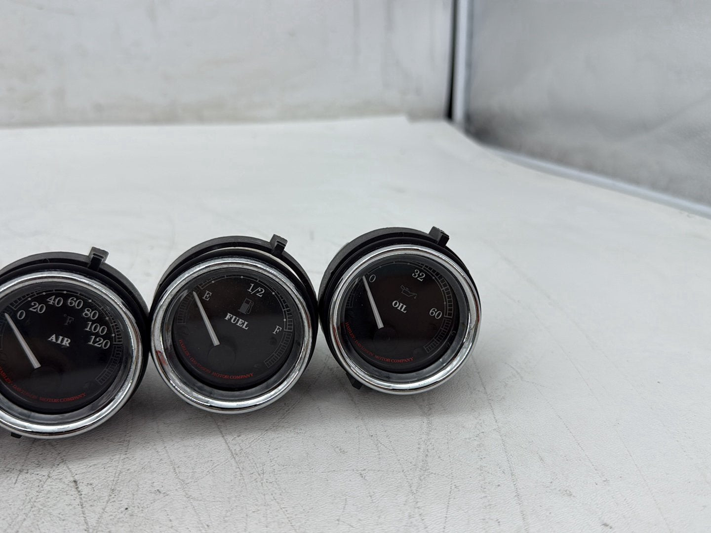 2005 Harley Electra Glide Touring Ultra FLHTCUI OEM Air Oil Volt Fuel Tacho Speedo Gauges