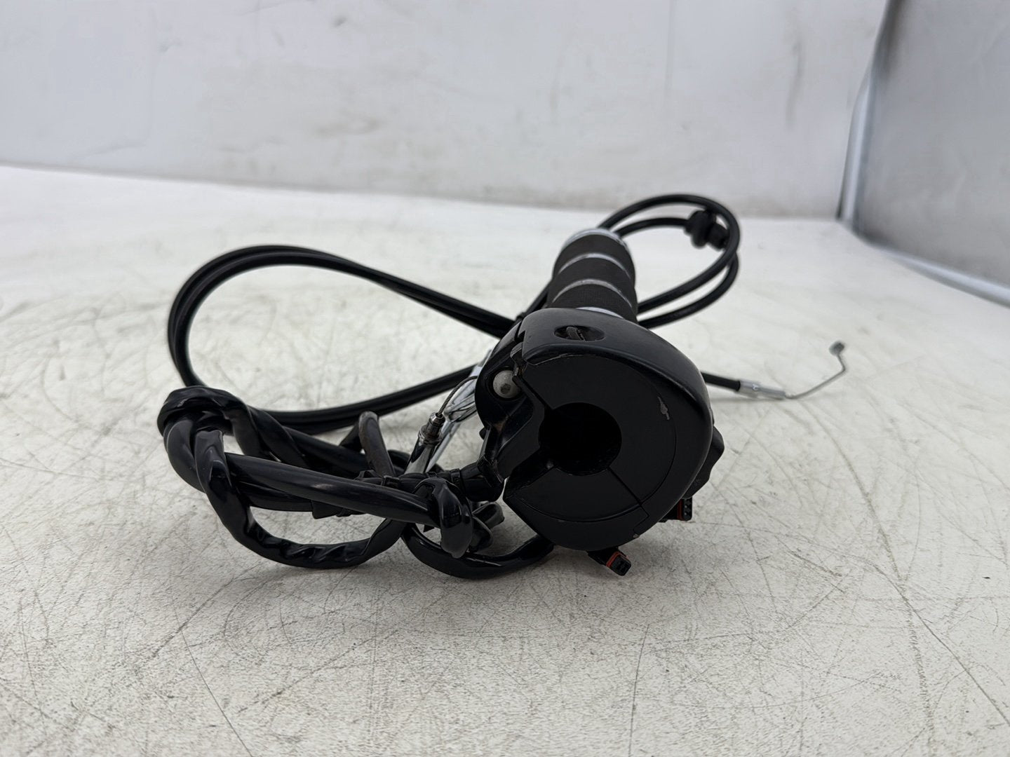 2012 Harley Dyna Super Glide Custom FXDCI OEM Right Engine Start Kill Switches Controls