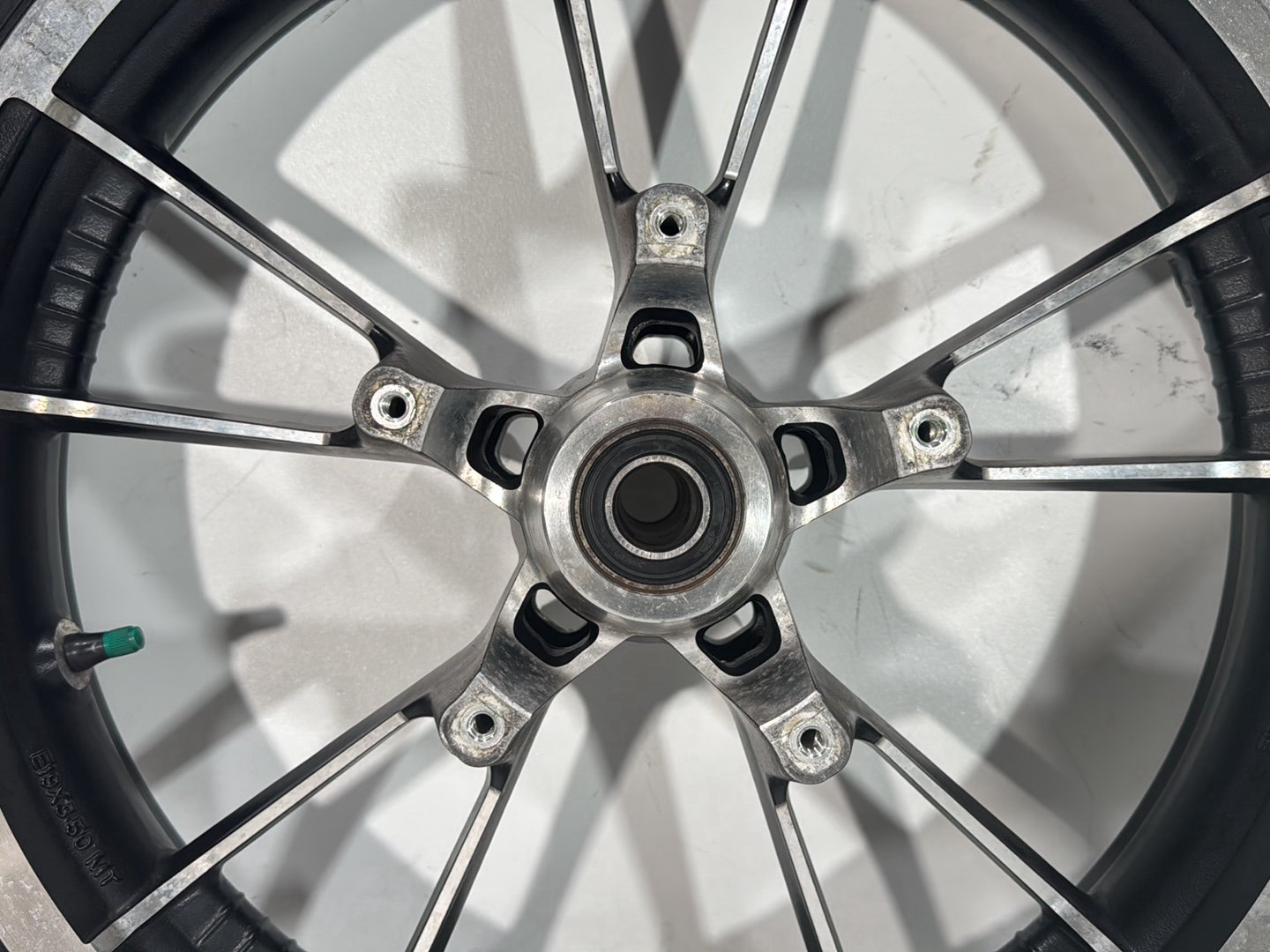 2007 Harley Street Glide Touring FLHX OEM Front Wheel Rim Tire 130/60B19