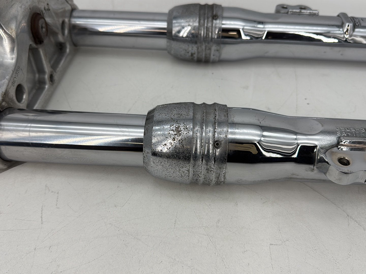 2007 - 2012 Harley-Davidson Dyna Super Glide Front Triple Tree Set & LH RH Fork Legs Sliders 45867-08