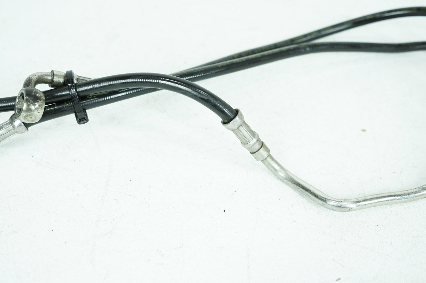 2016 - 2025 Harley-Davidson Touring Street Glide Front Brake Hose Line Pipe NON-abs 41800174