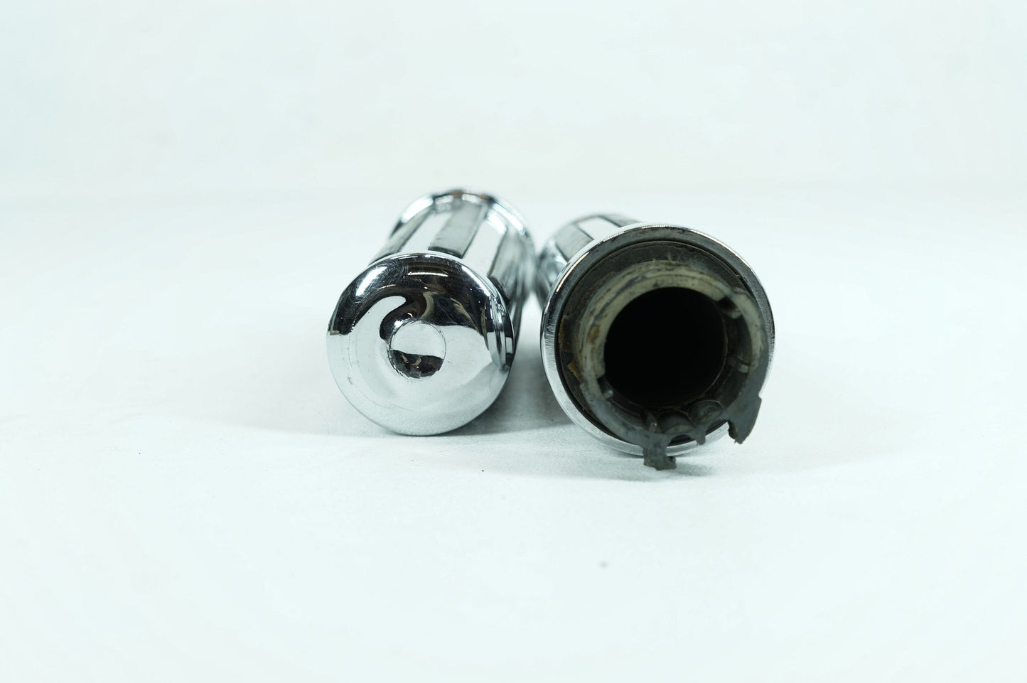 1984 - 1990 Harley-Davidson Sportster Evolution Front Left Right Handgrip Hand Grips 56206-81A