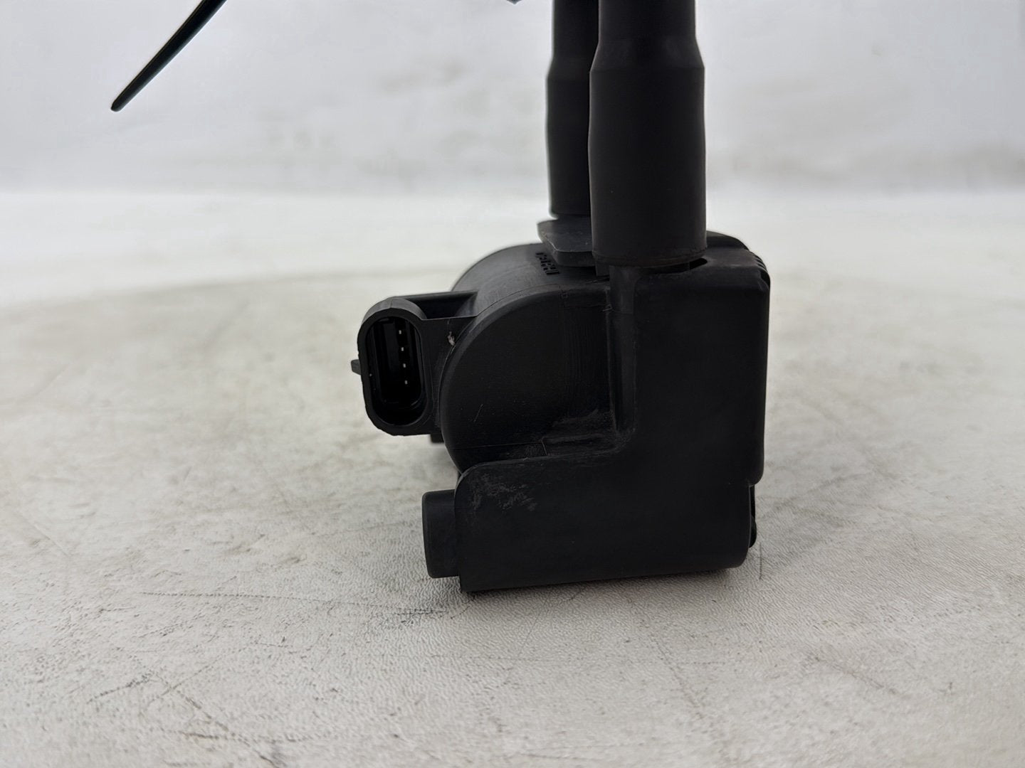 2015 Harley Dyna Low Rider FXDL OEM Ignition Coil Spark Plugs Cable
