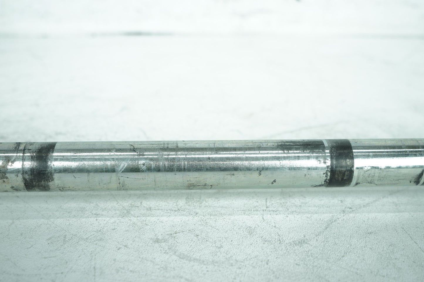 2007 - 2013 Harley-Davidson Touring Electra Glide Ultra Rear Wheel Axle Bolt Shaft 41056-09