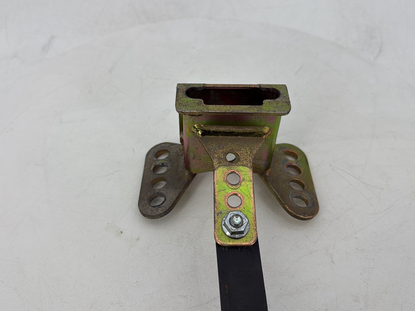 2007 - 2011 Harley-Davidson Touring Electra Glide Ultra Front Driver Rider Backrest Bracket Mount 52589-09A