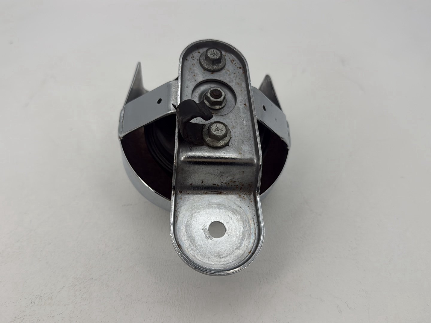 2007 - 2011 Harley-Davidson Touring Street Glide Horn Signal Klaxon Chrome Cover 	69012-93A